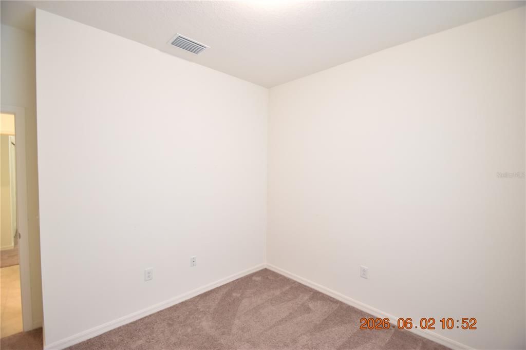 For Rent: $2,695 (4 beds, 2 baths, 1989 Square Feet)