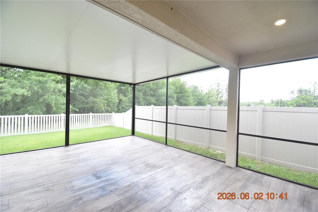 For Rent: $2,695 (4 beds, 2 baths, 1989 Square Feet)