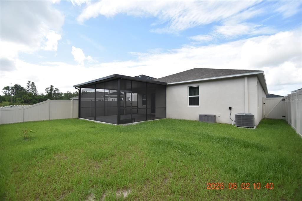 For Rent: $2,695 (4 beds, 2 baths, 1989 Square Feet)
