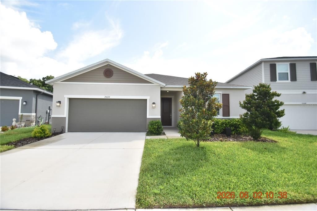 For Rent: $2,695 (4 beds, 2 baths, 1989 Square Feet)
