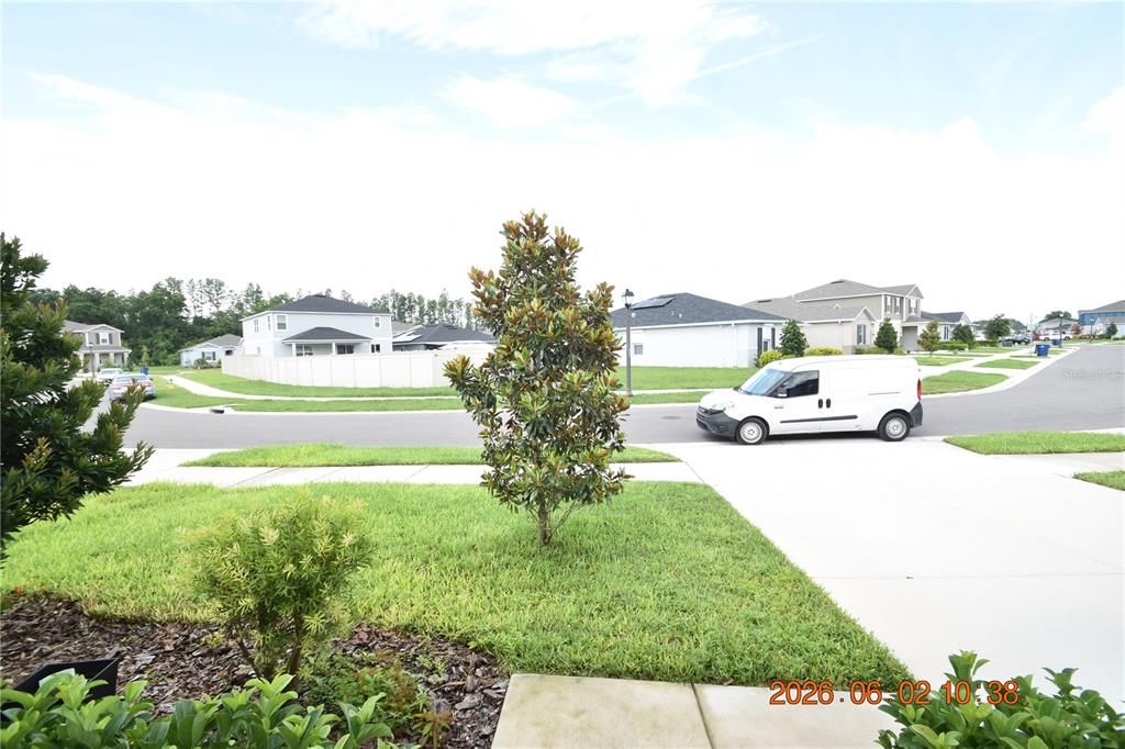 For Rent: $2,695 (4 beds, 2 baths, 1989 Square Feet)