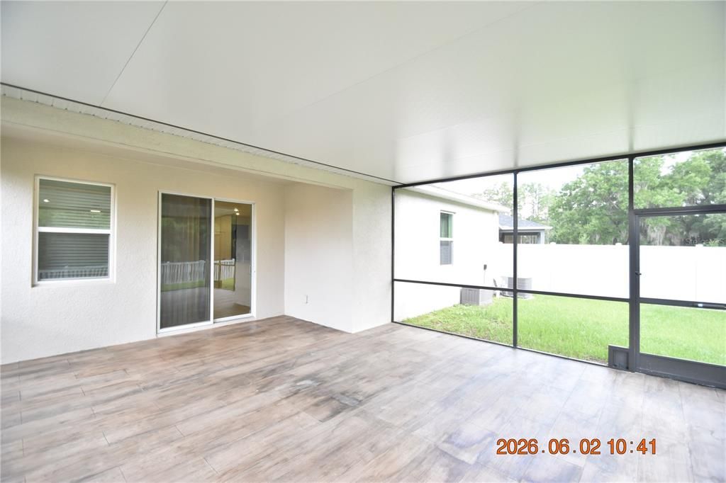 For Rent: $2,695 (4 beds, 2 baths, 1989 Square Feet)