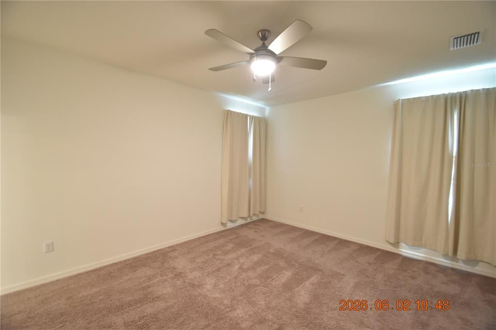 For Rent: $2,695 (4 beds, 2 baths, 1989 Square Feet)