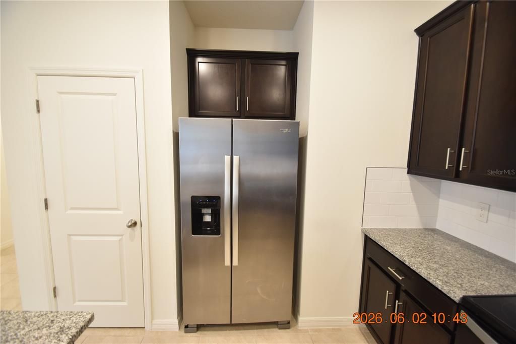 For Rent: $2,695 (4 beds, 2 baths, 1989 Square Feet)