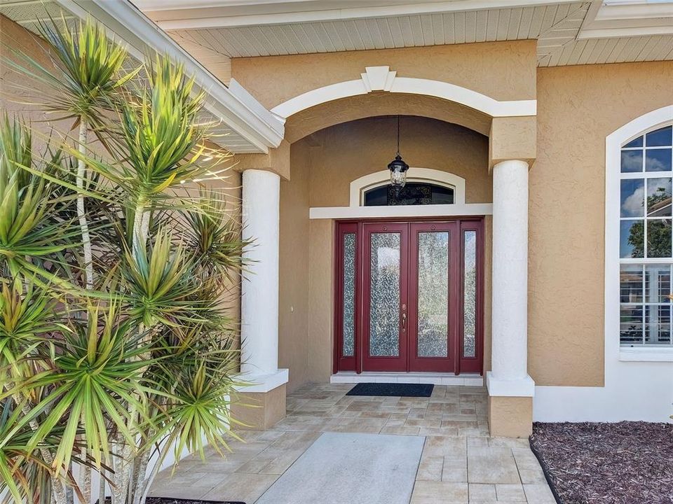 For Sale: $635,000 (3 beds, 3 baths, 2581 Square Feet)