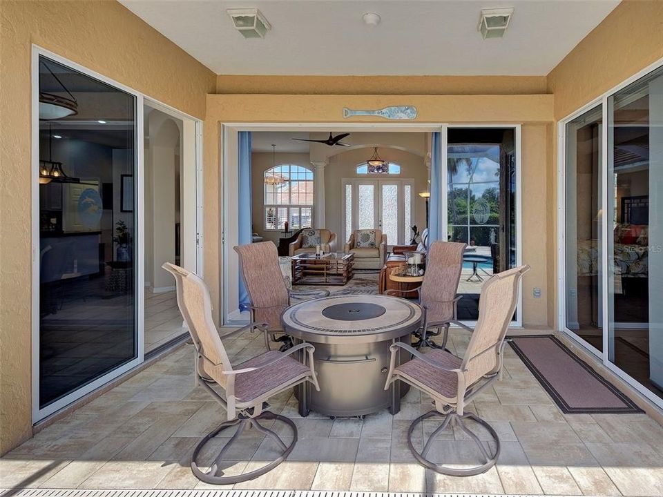 For Sale: $635,000 (3 beds, 3 baths, 2581 Square Feet)