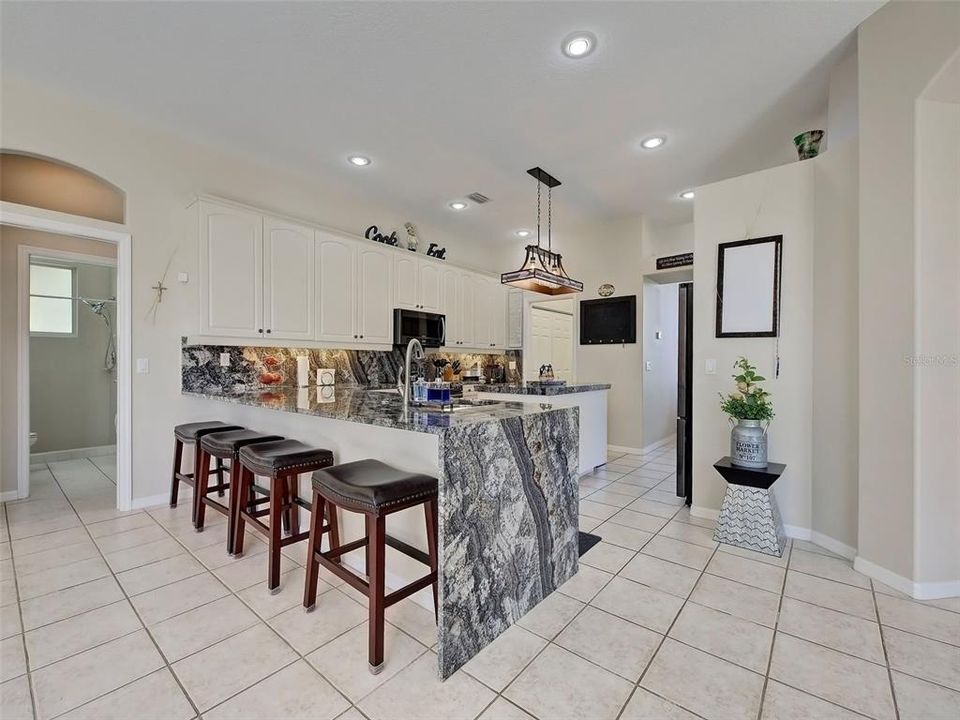 For Sale: $635,000 (3 beds, 3 baths, 2581 Square Feet)