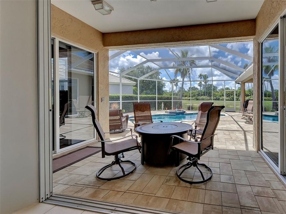For Sale: $635,000 (3 beds, 3 baths, 2581 Square Feet)