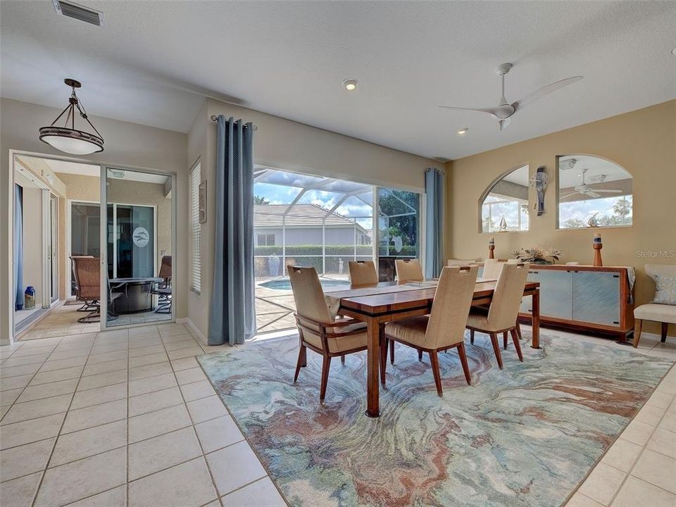 For Sale: $635,000 (3 beds, 3 baths, 2581 Square Feet)