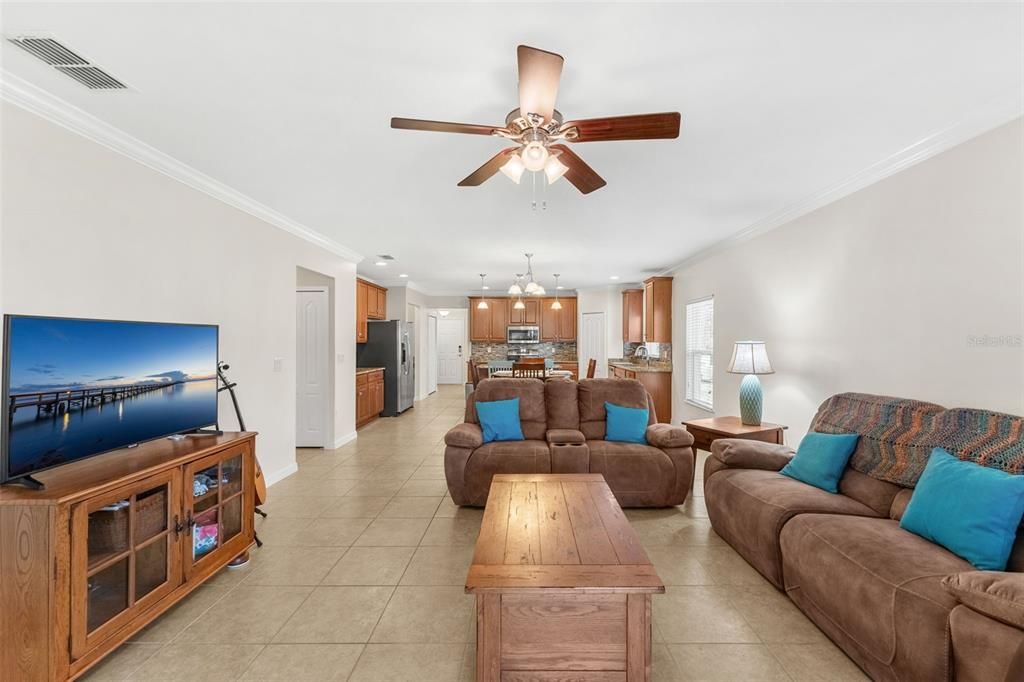 For Sale: $435,000 (4 beds, 2 baths, 1988 Square Feet)