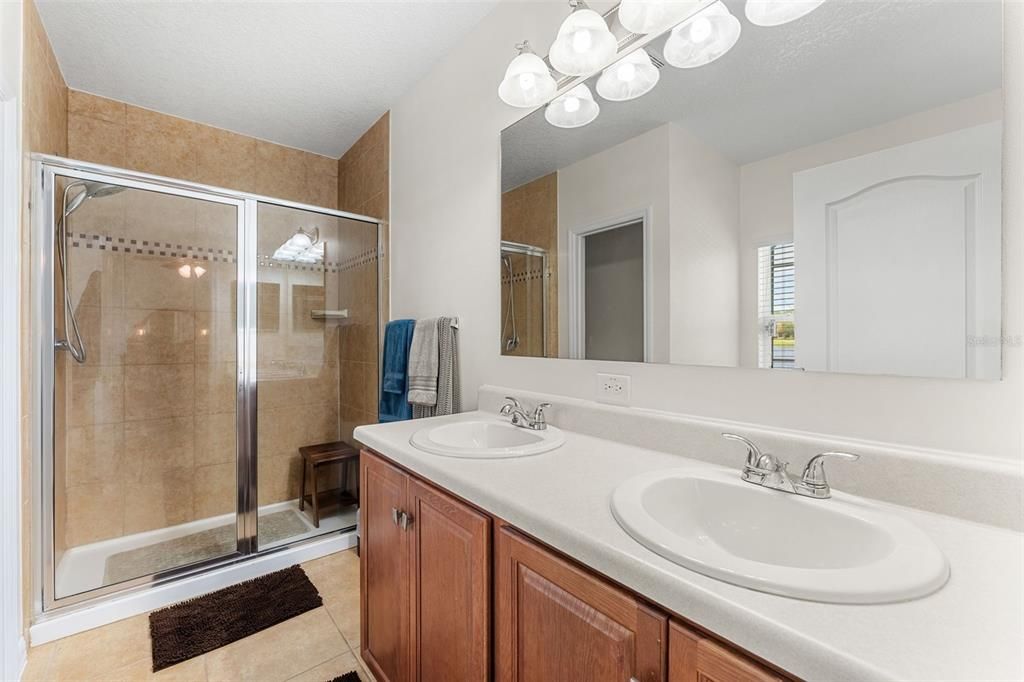 For Sale: $435,000 (4 beds, 2 baths, 1988 Square Feet)