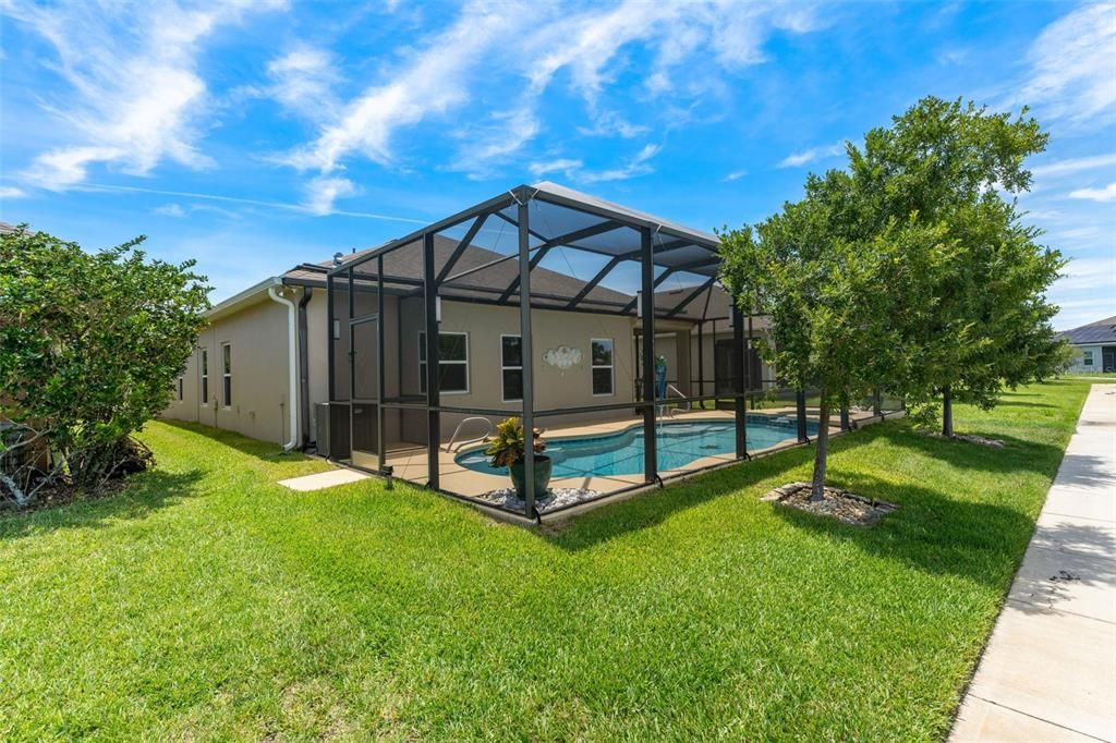 For Sale: $435,000 (4 beds, 2 baths, 1988 Square Feet)
