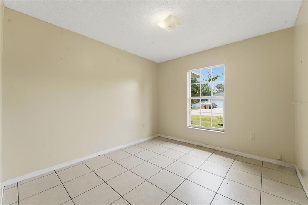 For Sale: $250,000 (3 beds, 2 baths, 1302 Square Feet)