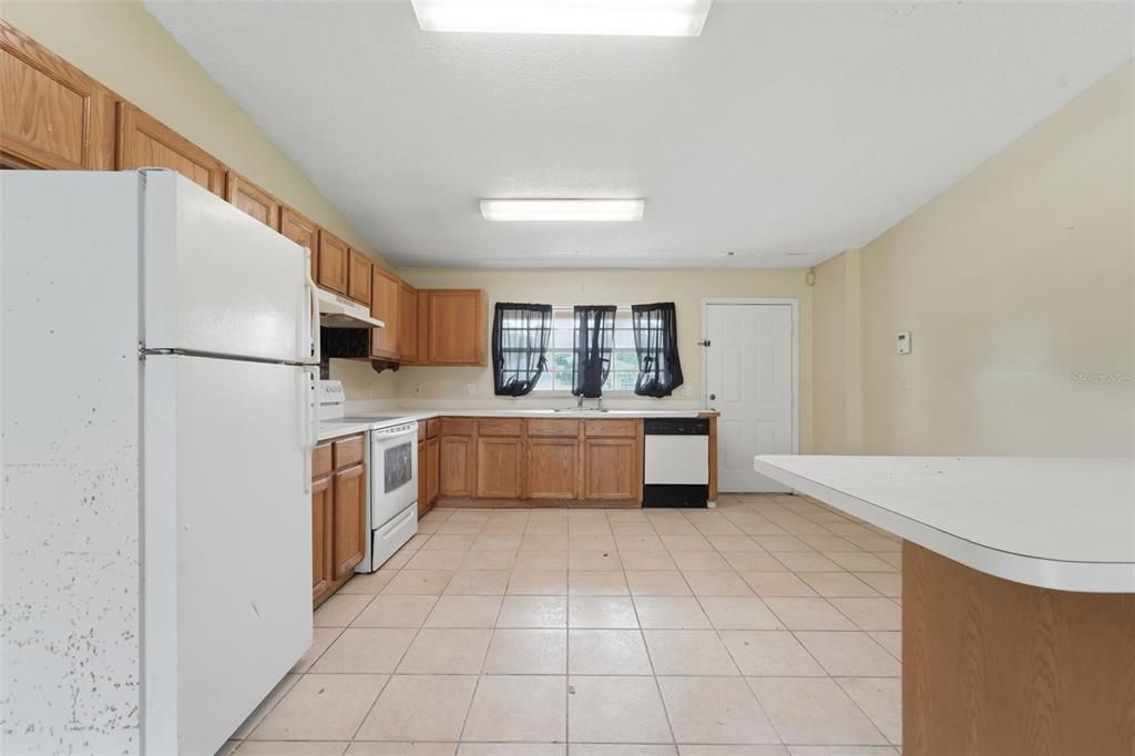 For Sale: $250,000 (3 beds, 2 baths, 1302 Square Feet)