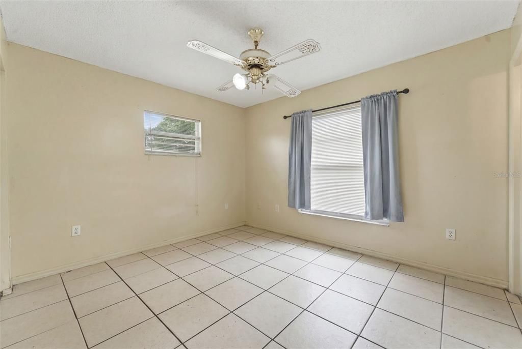 For Sale: $250,000 (3 beds, 2 baths, 1302 Square Feet)
