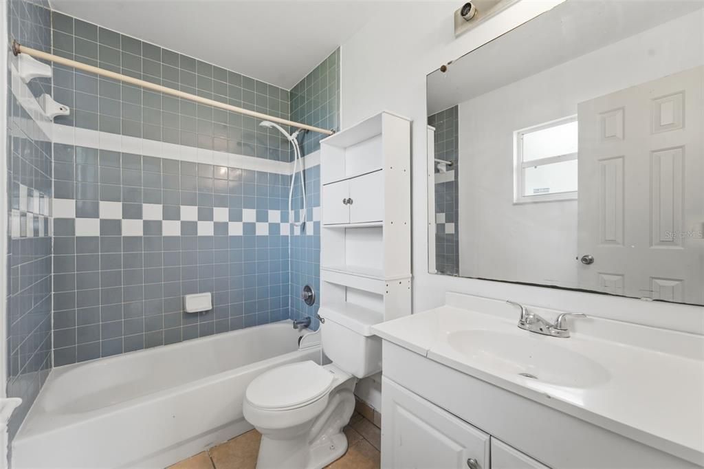For Sale: $250,000 (3 beds, 2 baths, 1302 Square Feet)