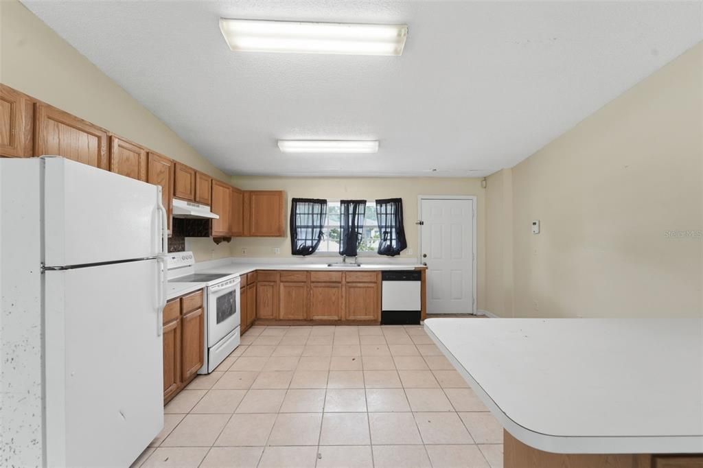 For Sale: $250,000 (3 beds, 2 baths, 1302 Square Feet)