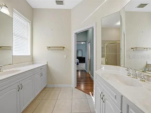 For Rent: $2,500 (3 beds, 2 baths, 2084 Square Feet)