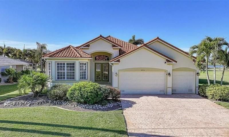 For Rent: $2,500 (3 beds, 2 baths, 2084 Square Feet)