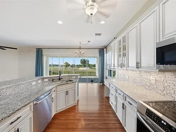 For Rent: $2,500 (3 beds, 2 baths, 2084 Square Feet)
