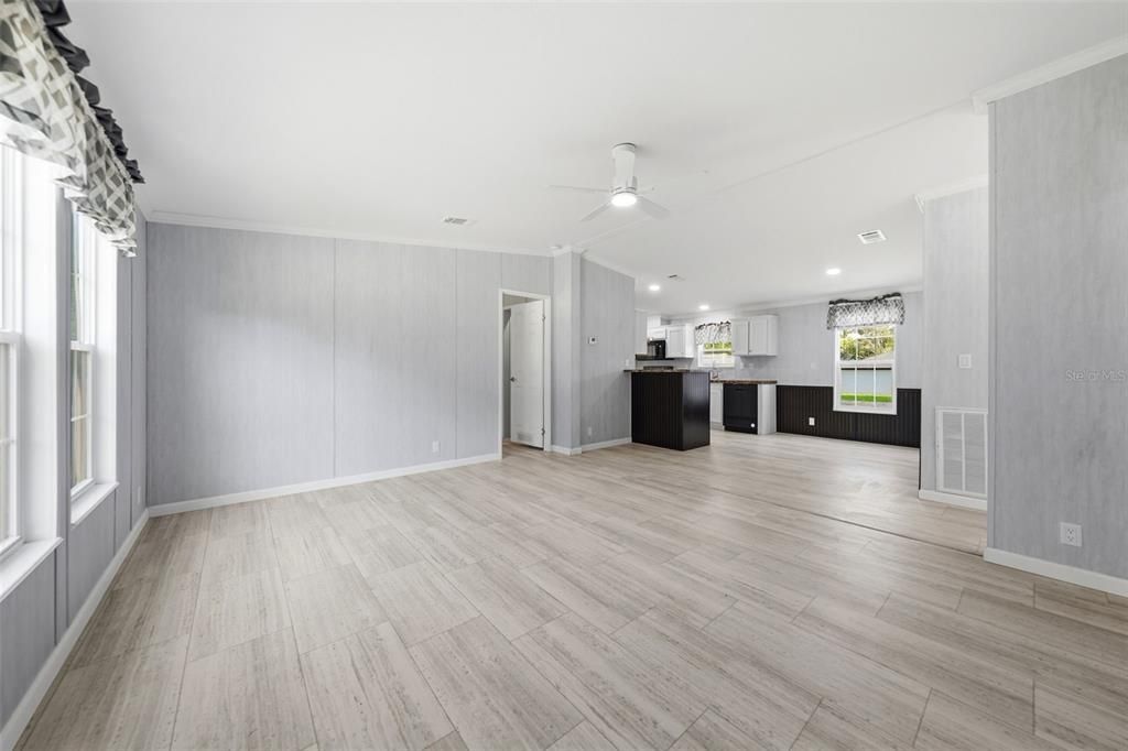 For Sale: $173,000 (3 beds, 2 baths, 1080 Square Feet)
