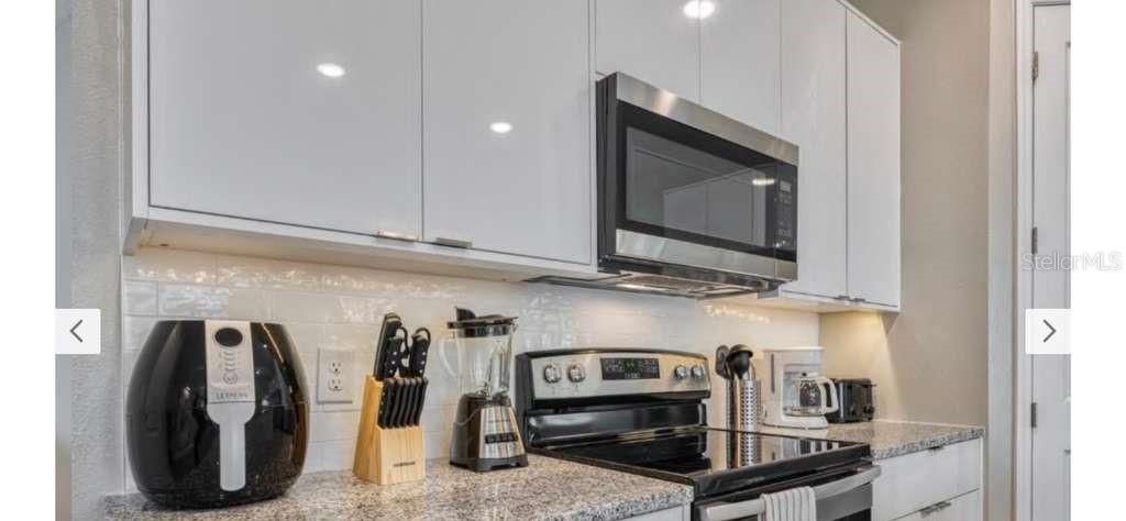 For Sale: $449,000 (4 beds, 4 baths, 2112 Square Feet)