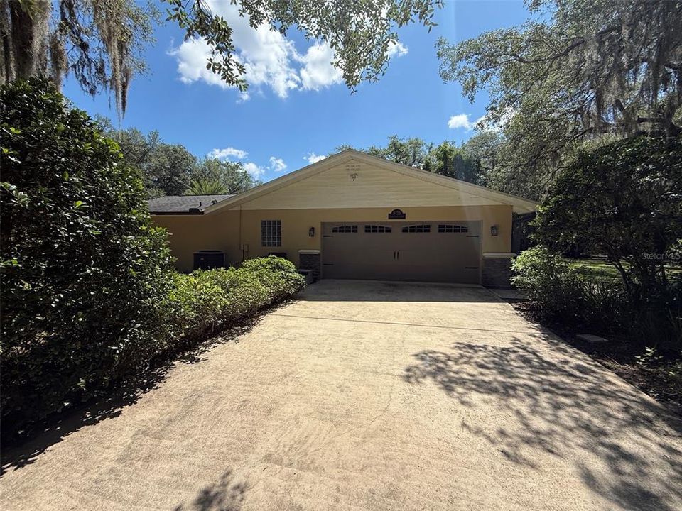 For Sale: $895,000 (4 beds, 2 baths, 2771 Square Feet)