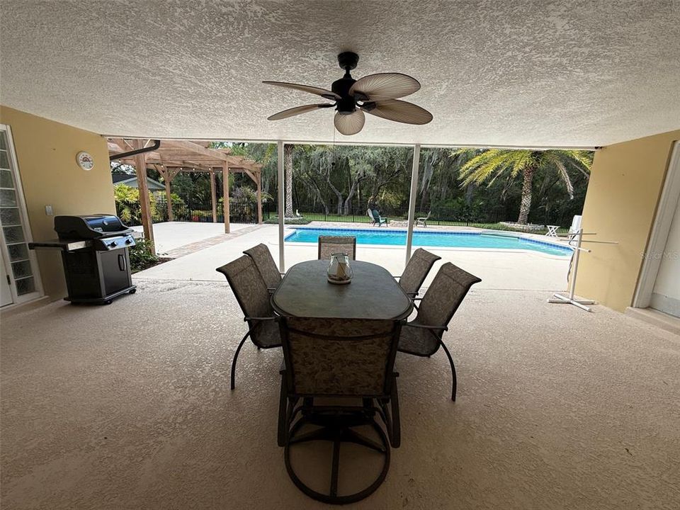 For Sale: $895,000 (4 beds, 2 baths, 2771 Square Feet)