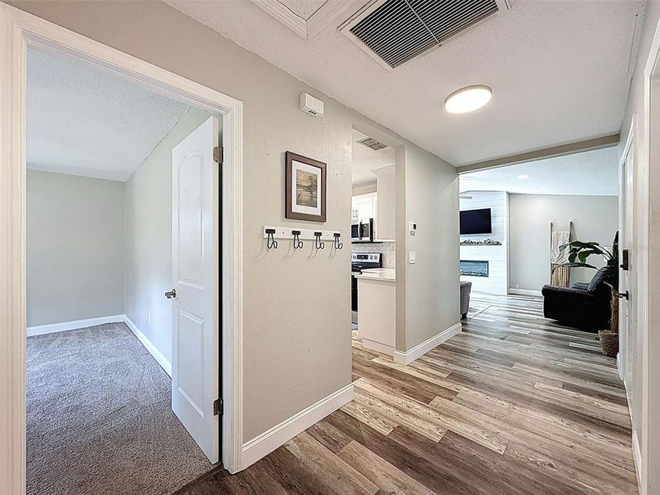 For Sale: $324,900 (2 beds, 2 baths, 1446 Square Feet)