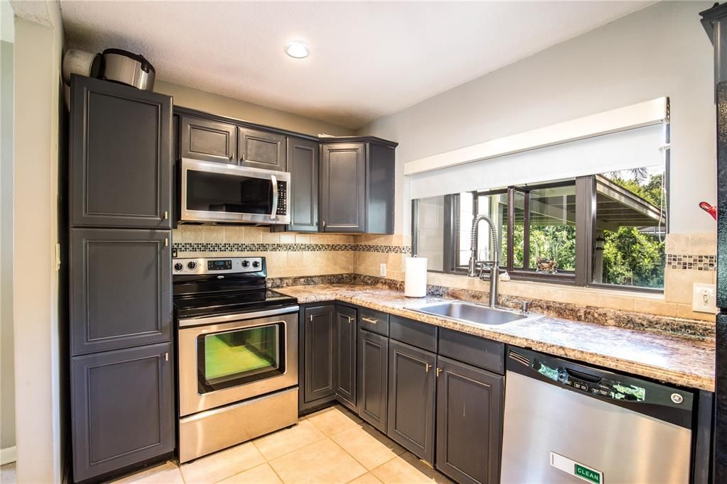 For Sale: $735,000 (4 beds, 2 baths, 1647 Square Feet)