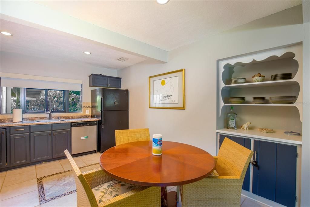 For Sale: $735,000 (4 beds, 2 baths, 1647 Square Feet)