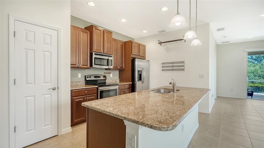 For Sale: $336,900 (2 beds, 2 baths, 1522 Square Feet)