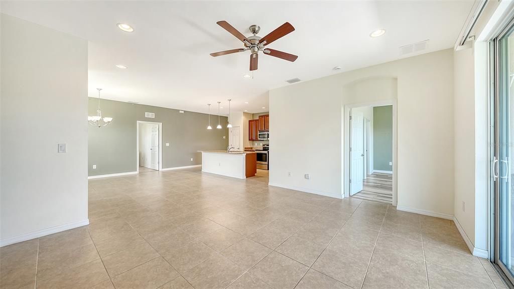 For Sale: $336,900 (2 beds, 2 baths, 1522 Square Feet)