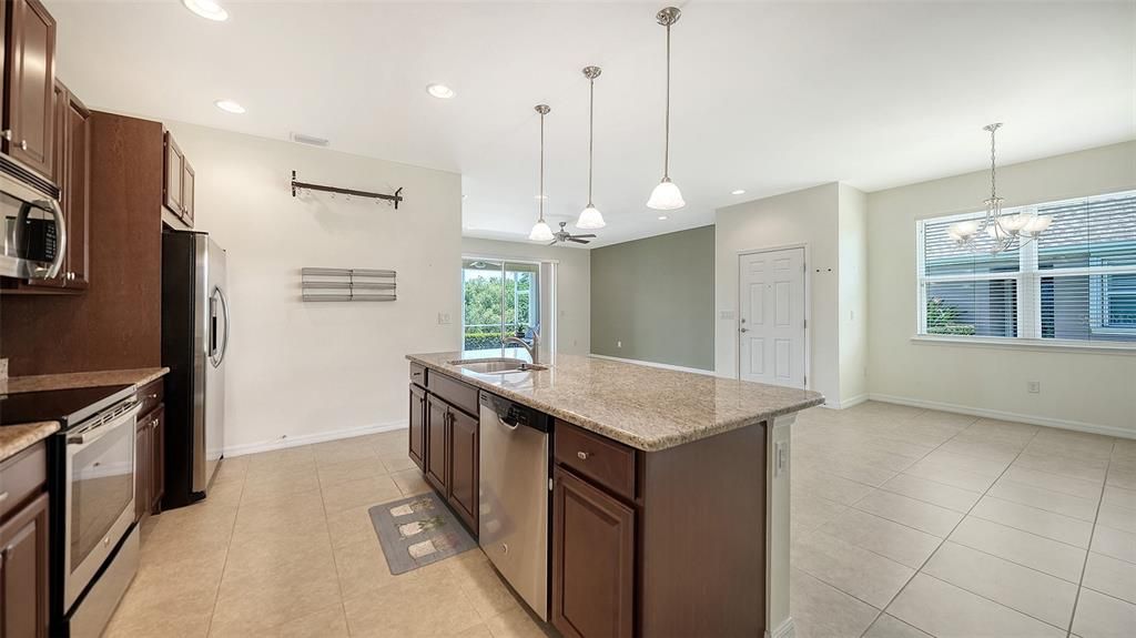 For Sale: $336,900 (2 beds, 2 baths, 1522 Square Feet)