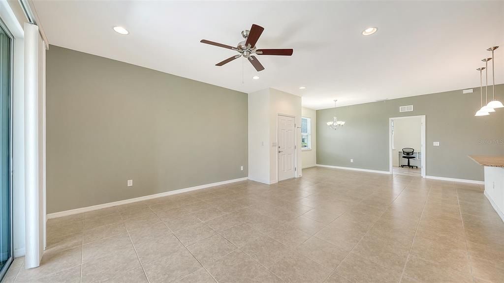For Sale: $336,900 (2 beds, 2 baths, 1522 Square Feet)