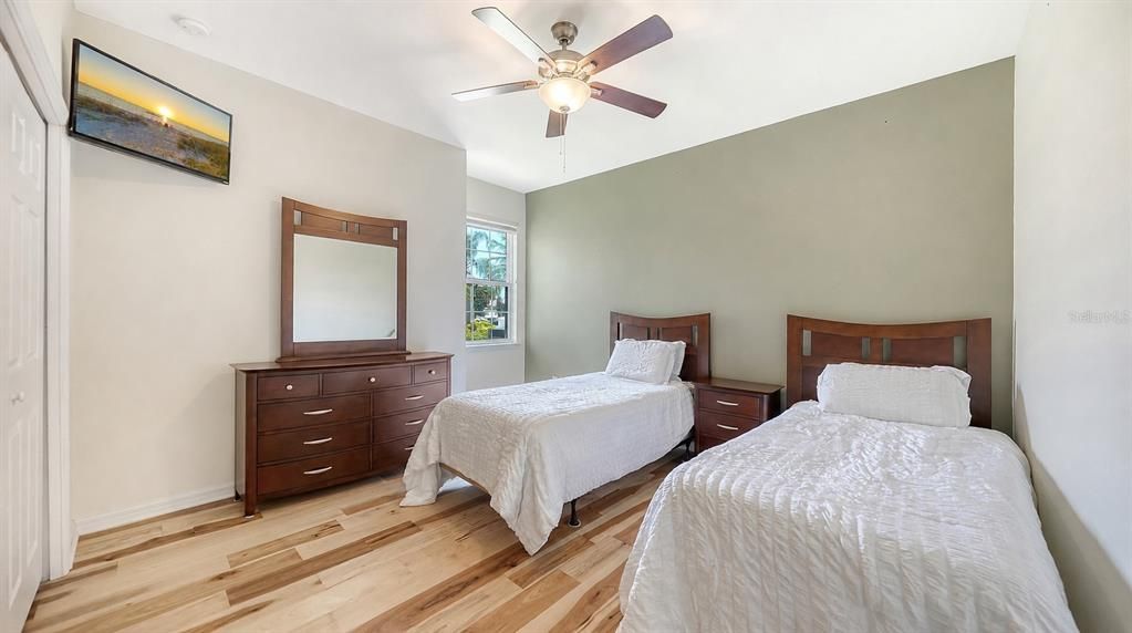 For Sale: $336,900 (2 beds, 2 baths, 1522 Square Feet)