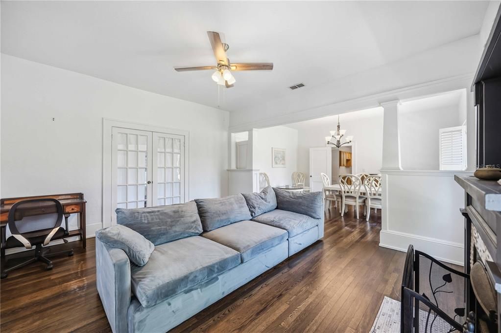 For Sale: $399,500 (2 beds, 2 baths, 1811 Square Feet)