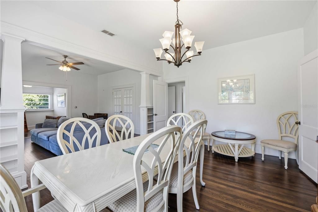 For Sale: $399,500 (2 beds, 2 baths, 1811 Square Feet)