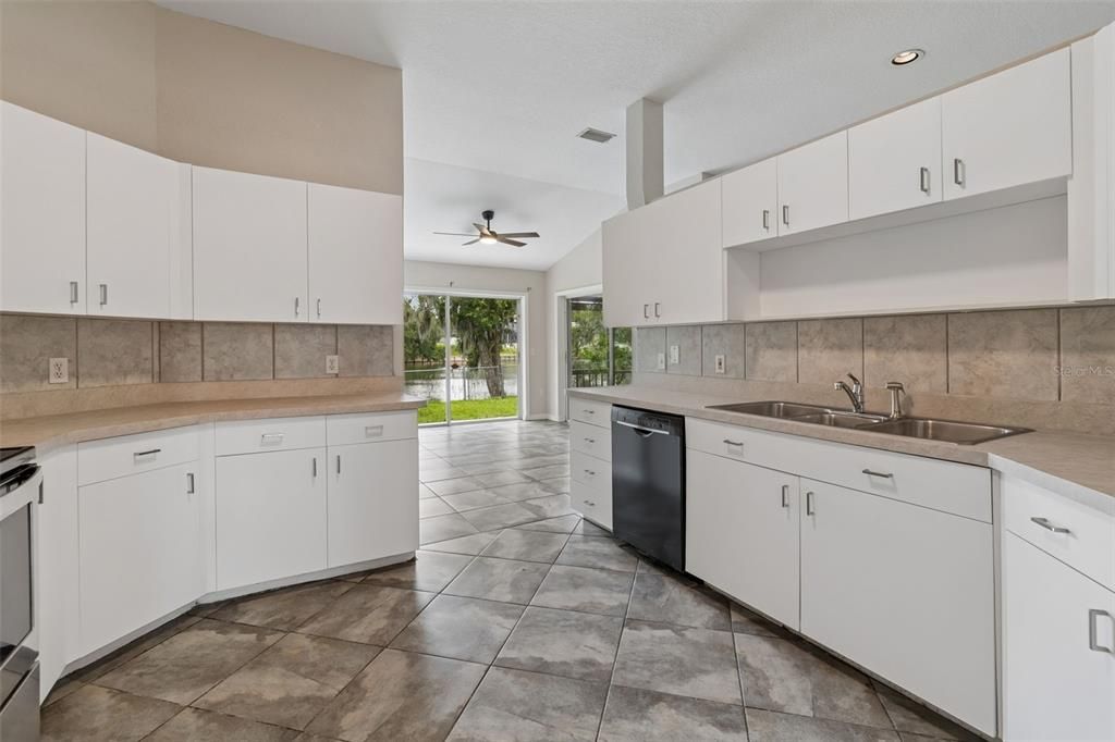 For Rent: $2,695 (3 beds, 2 baths, 2315 Square Feet)