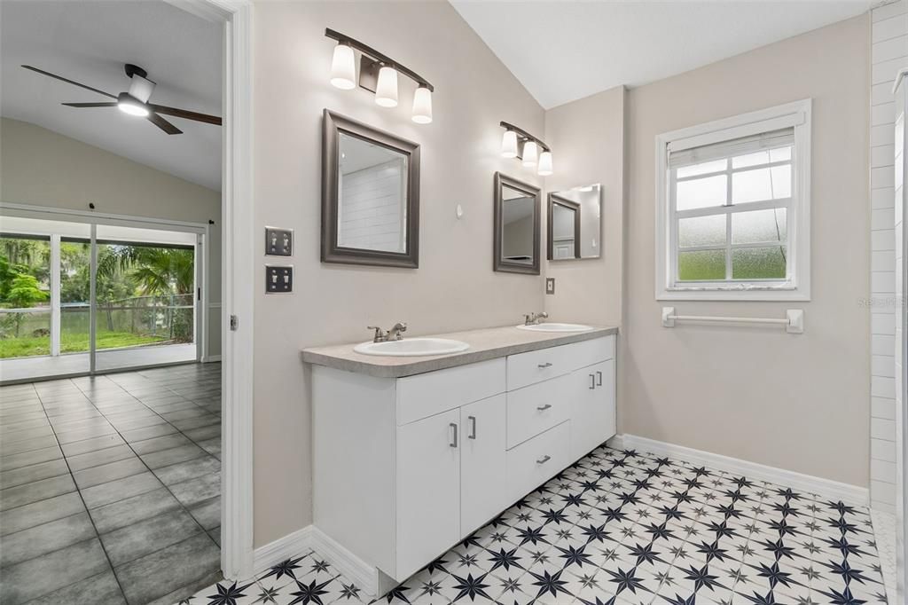 For Rent: $2,695 (3 beds, 2 baths, 2315 Square Feet)