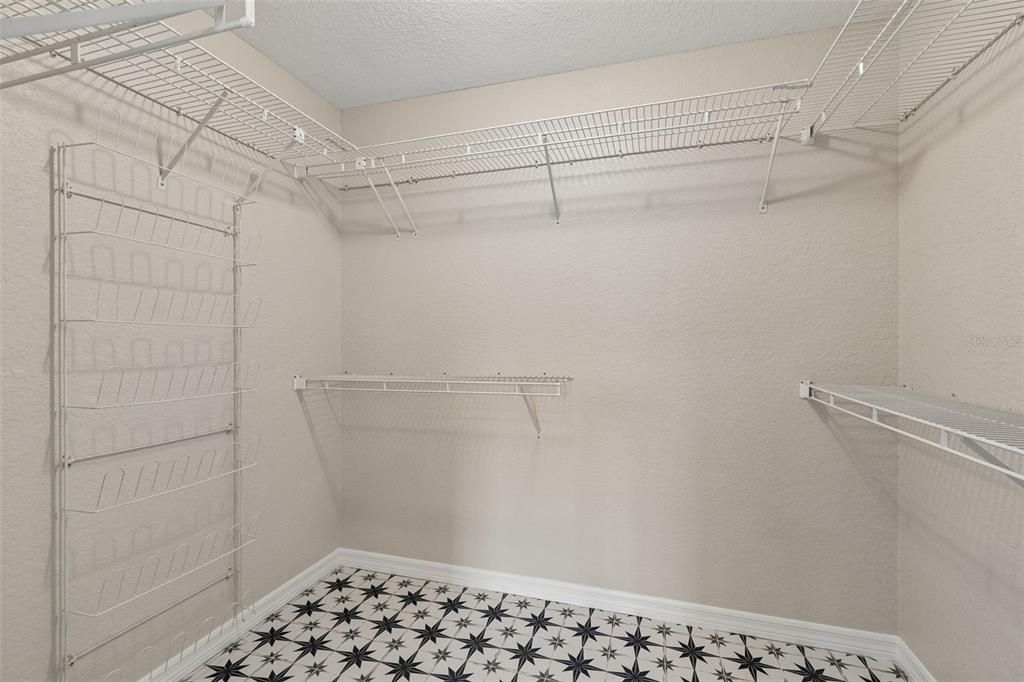 For Rent: $2,695 (3 beds, 2 baths, 2315 Square Feet)
