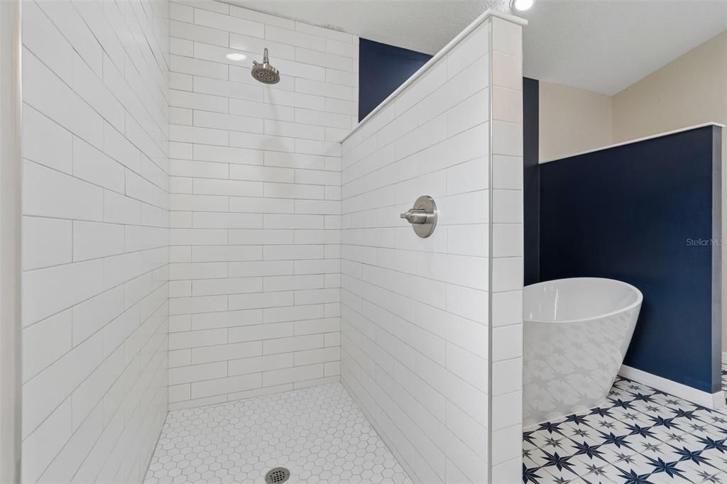 For Rent: $2,695 (3 beds, 2 baths, 2315 Square Feet)
