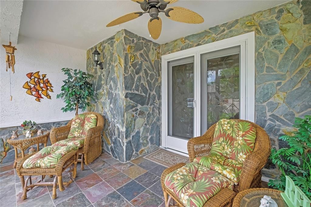 На продажу: $355,000 (2 спален, 2 ванн, 1674 Квадратных фут)
