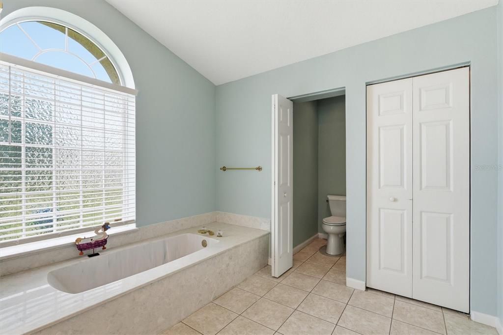 For Sale: $297,500 (3 beds, 2 baths, 1659 Square Feet)