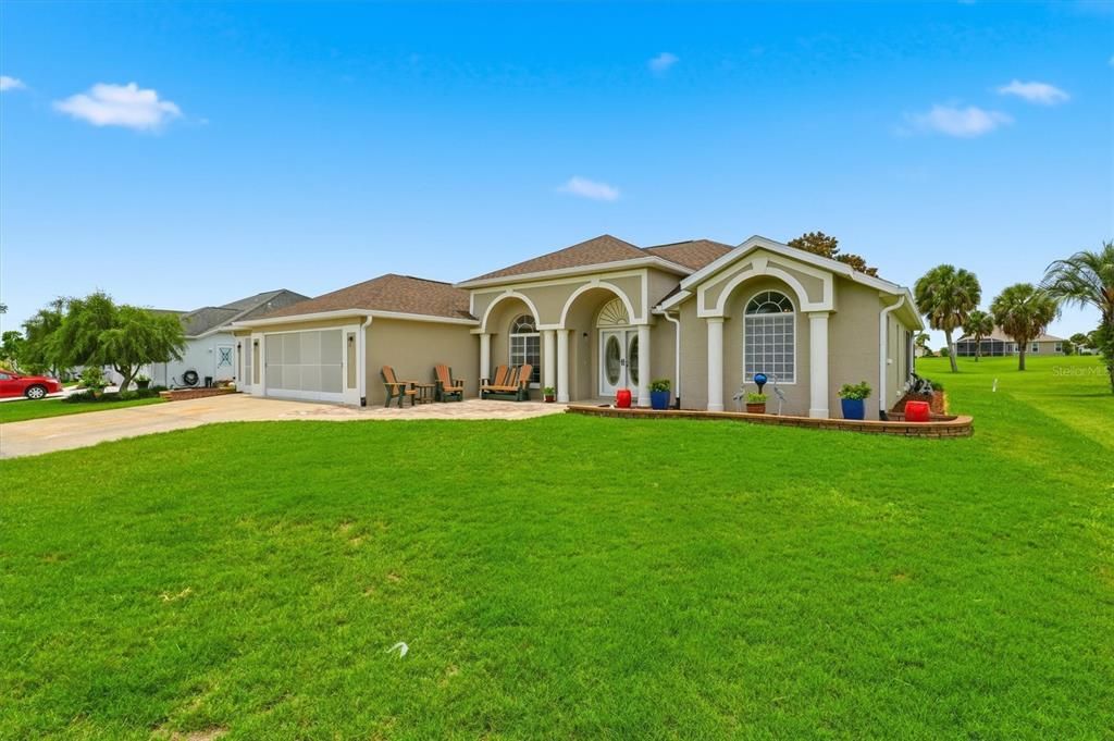 For Sale: $297,500 (3 beds, 2 baths, 1659 Square Feet)