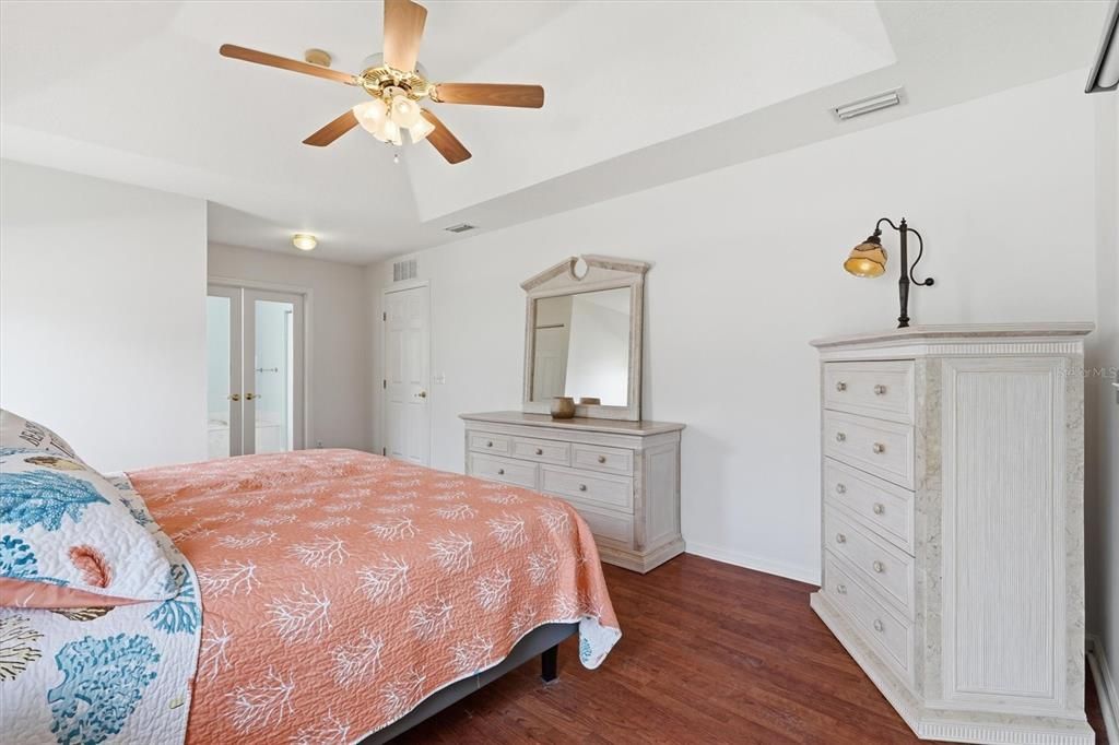 For Sale: $297,500 (3 beds, 2 baths, 1659 Square Feet)