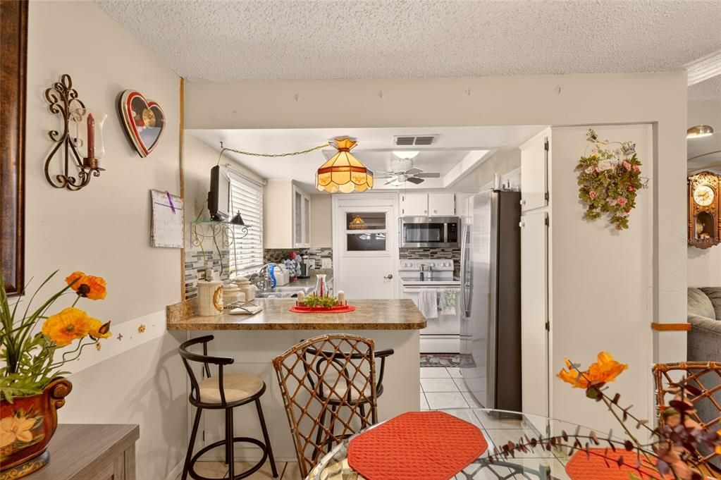 For Sale: $360,000 (3 beds, 3 baths, 1356 Square Feet)