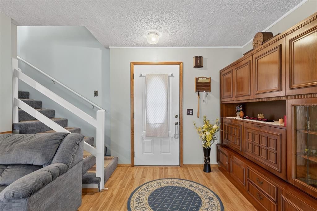 For Sale: $360,000 (3 beds, 3 baths, 1356 Square Feet)