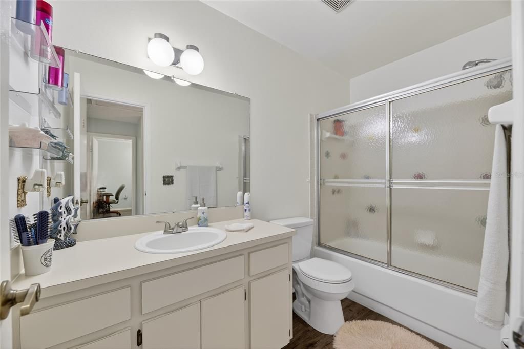 For Sale: $360,000 (3 beds, 3 baths, 1356 Square Feet)