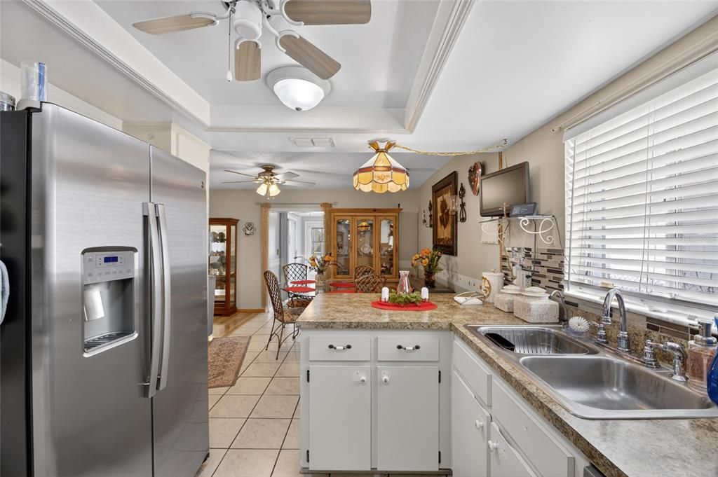 For Sale: $360,000 (3 beds, 3 baths, 1356 Square Feet)